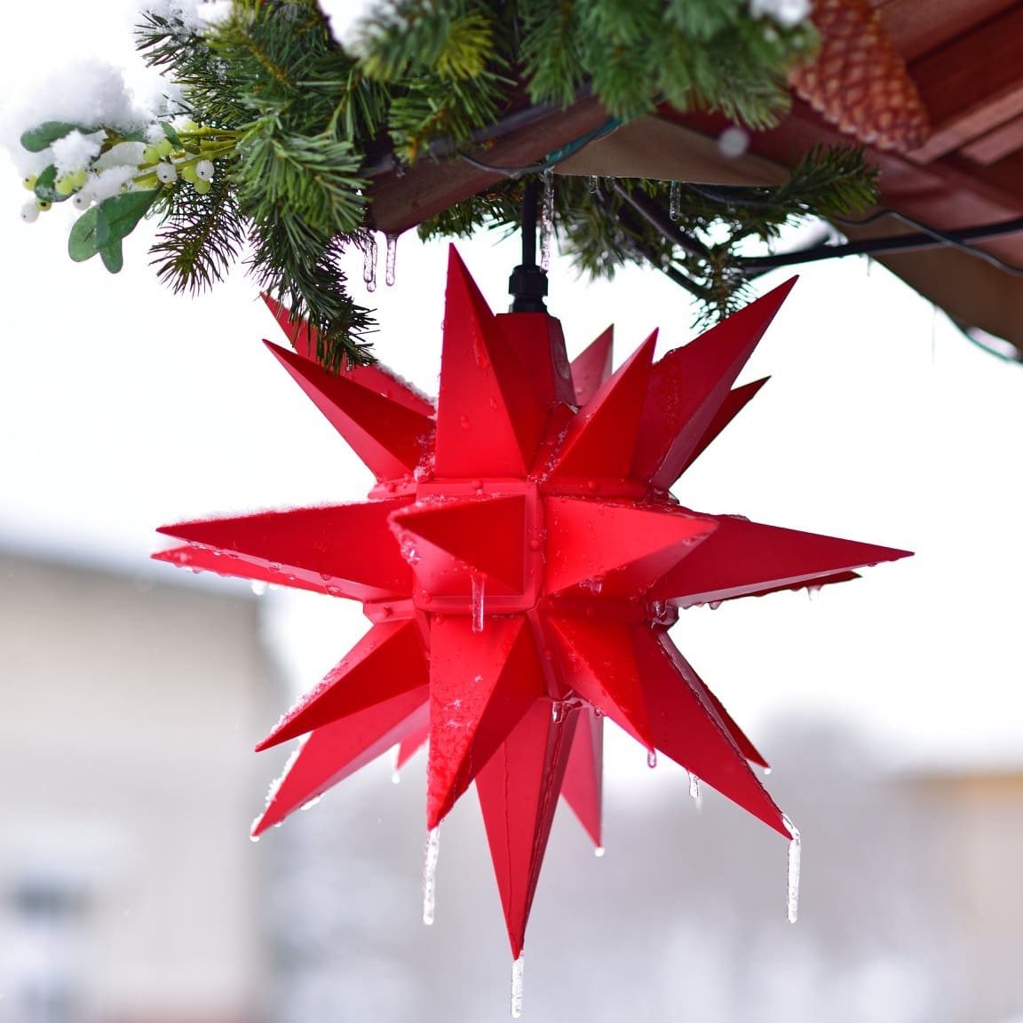 herrnhuter-plastic-star-16-1 alt=weather house